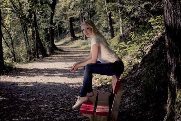 red park bench